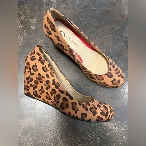 Chinese laundry leopard wedges size 10